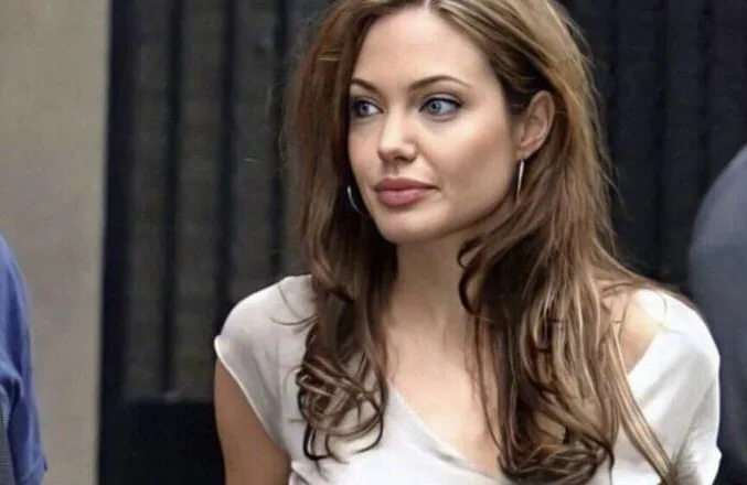 From rebellious beauty to haggard old woman. How Angelina Jolie’s beauty has changed