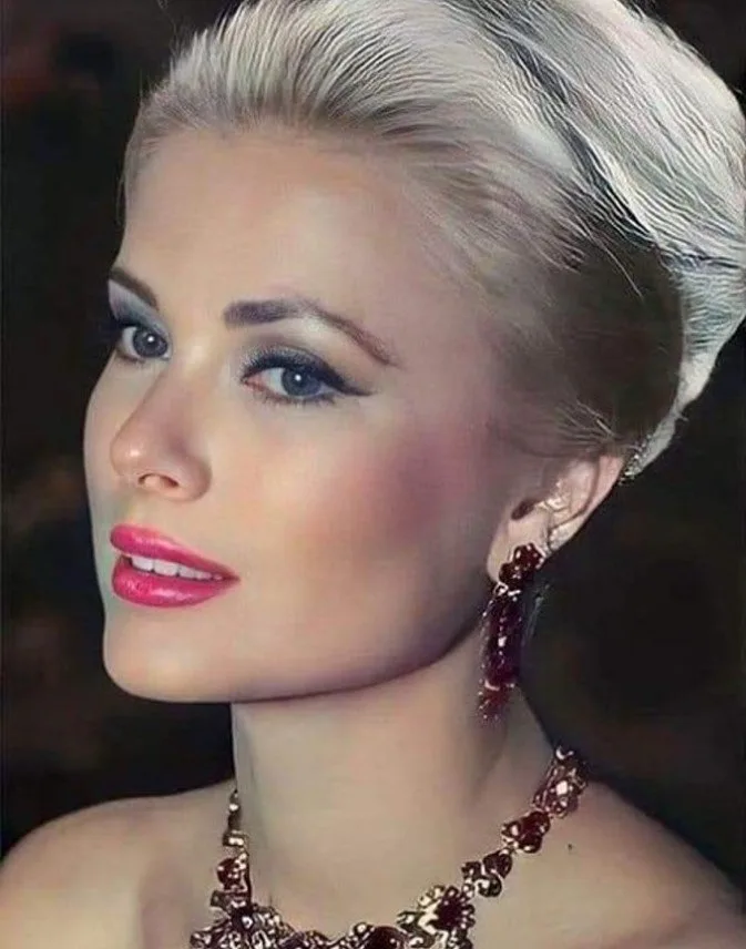 Remember, one of Grace Kelly’s granddaughters is all grown up and looks just like the iconic Princess