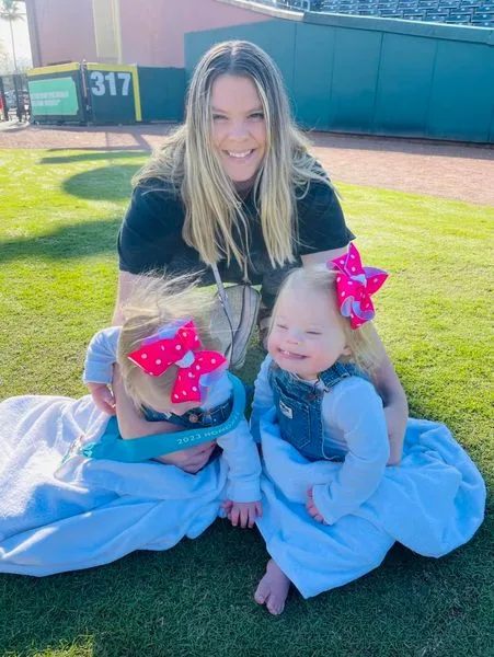 Mom of rare twins with Down syndrome shuts down critics with photo showing how beautiful they are