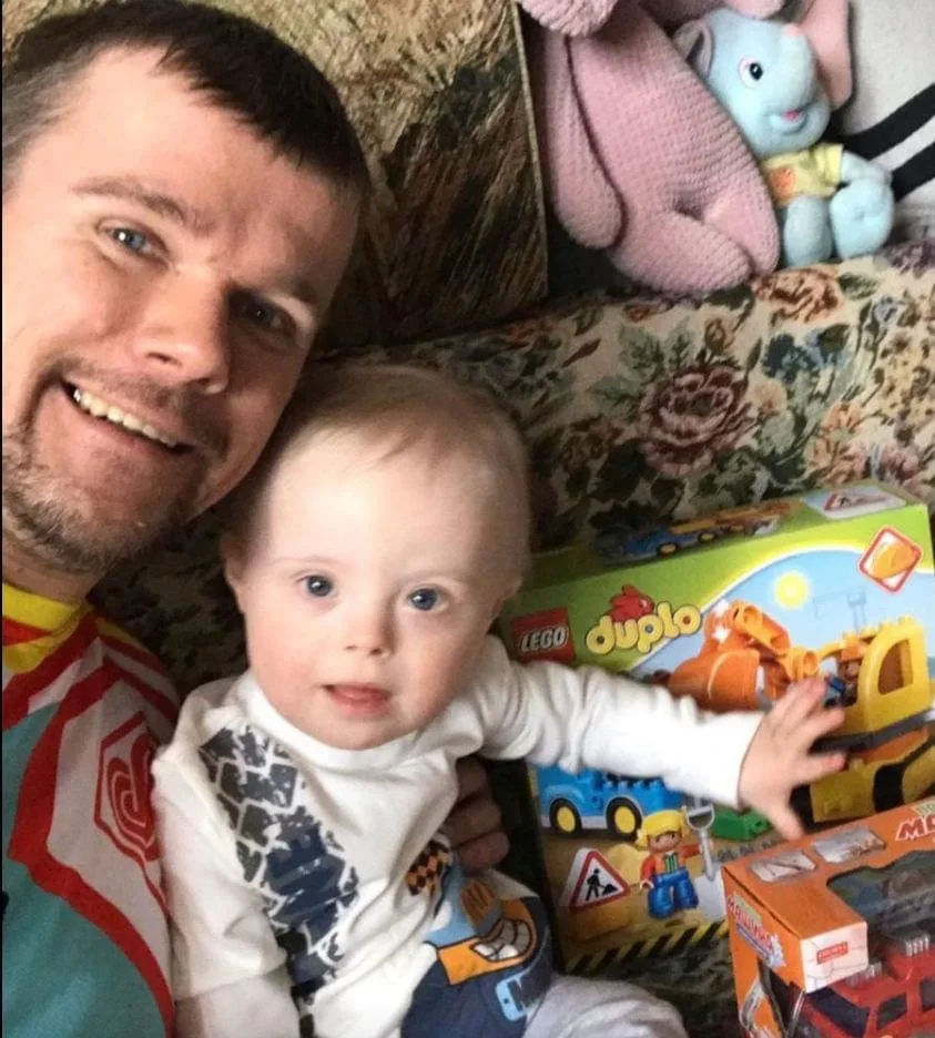 Mom wants to give baby boy with Down Syndrome to foster care, but dad decides to raise their son on his own