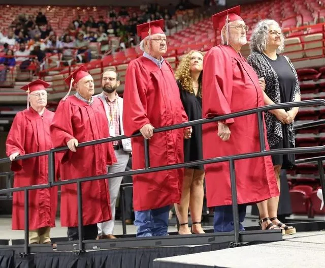 4 veterans receive high school diplomas almost 70 years after leaving to join military