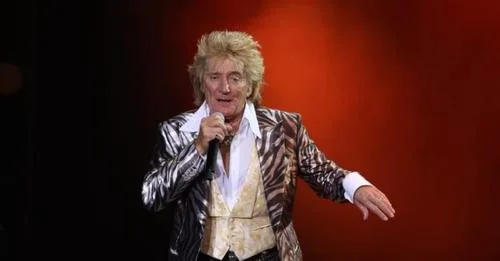 Rod Stewart Makes The Decision To Leave LA, Fed Up With Its “Toxic” Culture