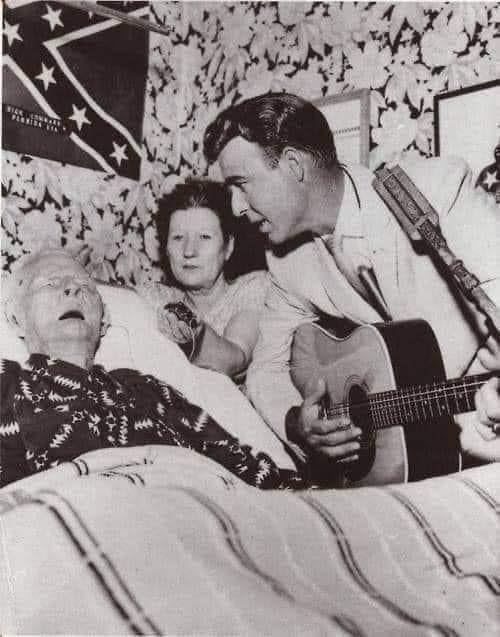 Johnny Horton sang to the last living Confederate soldier