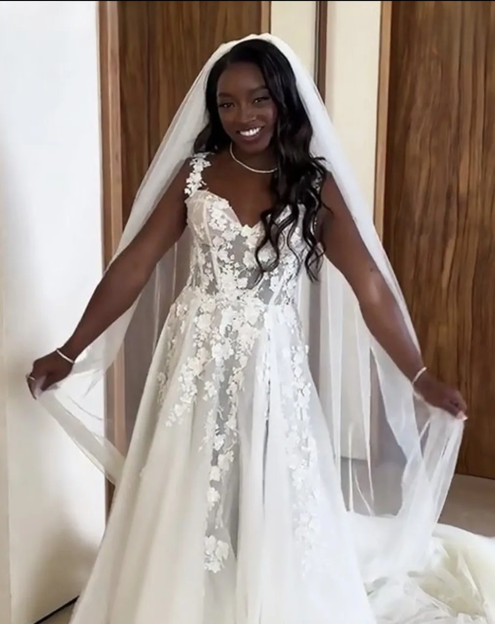 Simone Biles criticized for “unkempt” hair in wedding photos