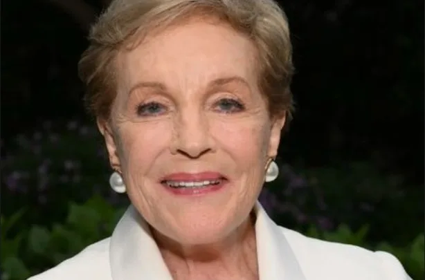 Julie Andrews makes rare public appearance at 87, and everyone’s saying the same thing