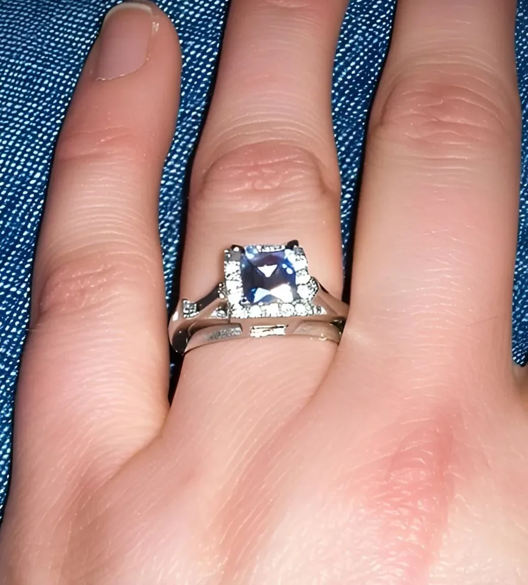 I GOT A FAKE FAMILY ENGAGEMENT RING BECAUSE MY FUTURE MOTHER-IN-LAW SAID I DID NOT “DESERVE” THE REAL ONE — I TAUGHT HER A LESSON ABOUT RESPECT