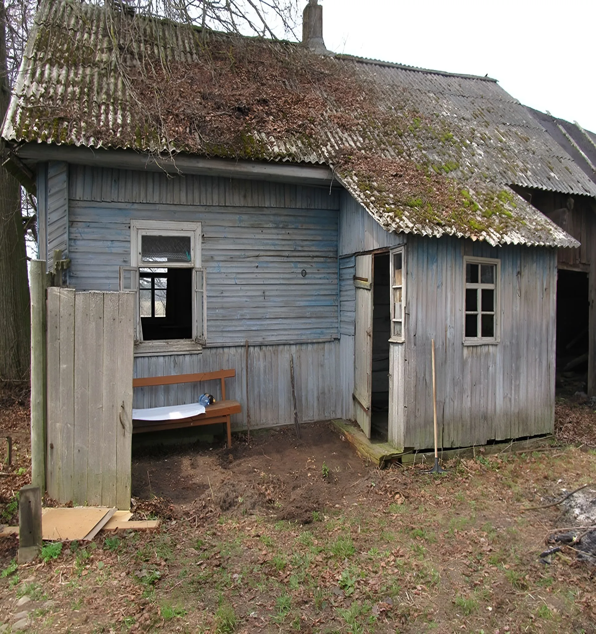 Everyone laughed at the man when he moved into an old house, but now it is a dream to enter there at least once