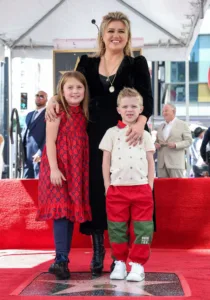 Kelly Clarkson is a mother who spanks her kids if they don’t behave